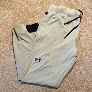 Under Armour Men’s Large Khaki Joggers